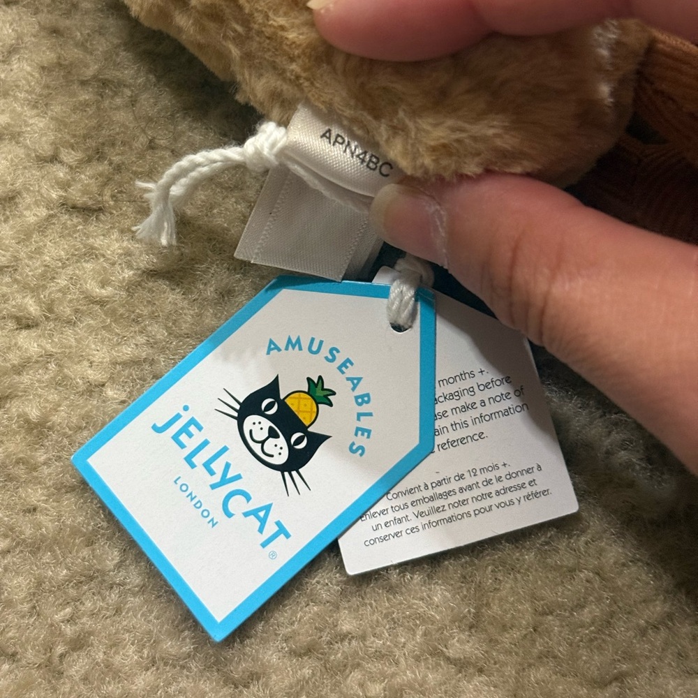 Jellycat Amuseables Peanut Keychain (WITH RECEIPT) 100% Authentic - Picture 6 of 8